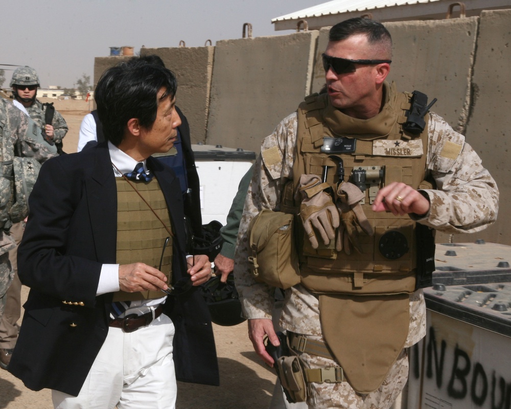 Japanese Ambassador to Iraq Tours Hospital