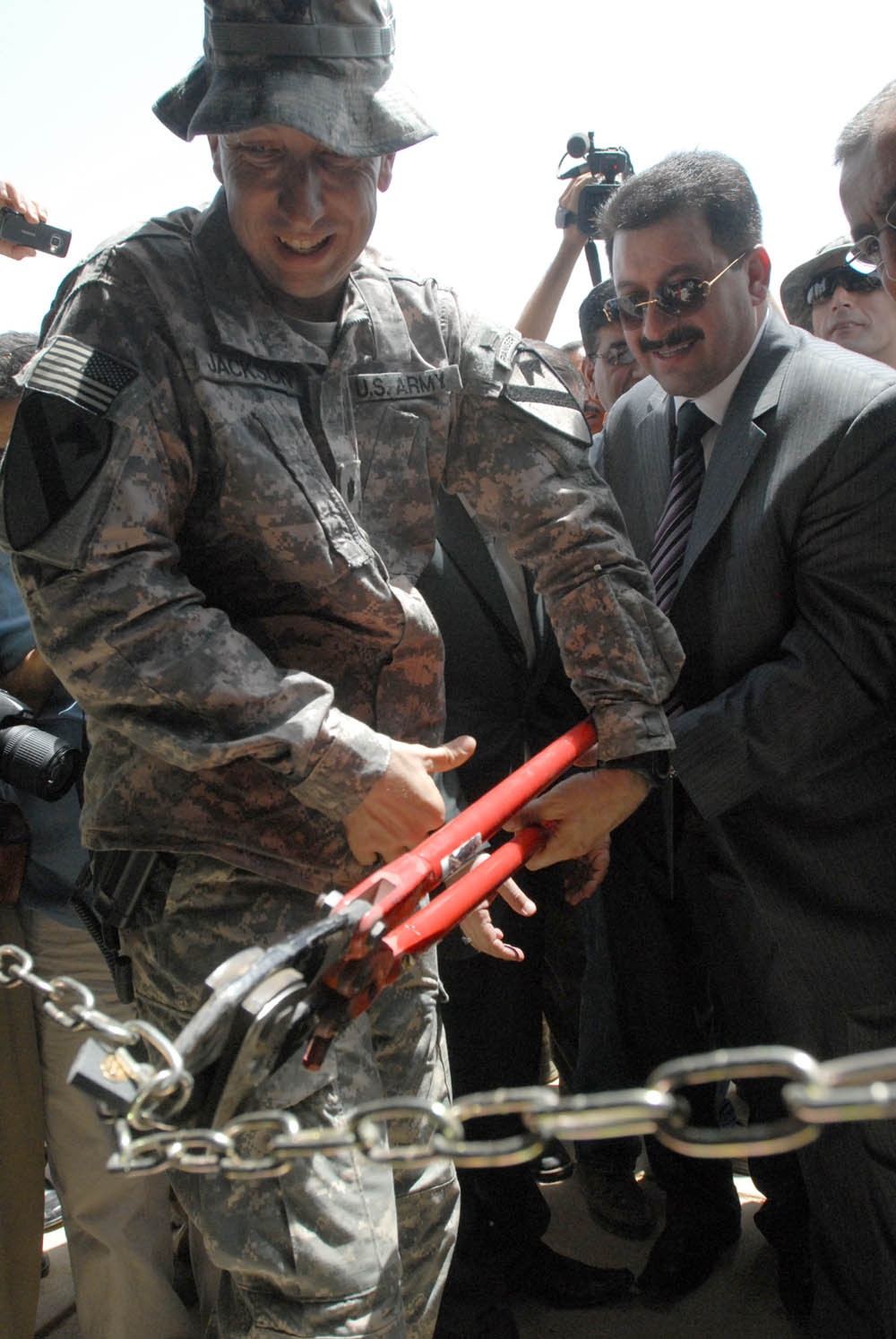 Cavalry troops join Iraqis for Baghdad Island ground breaking ceremony