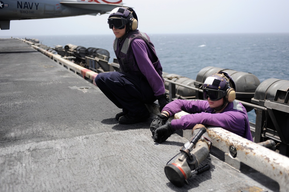 USS Dwight D. Eisenhower flight deck action