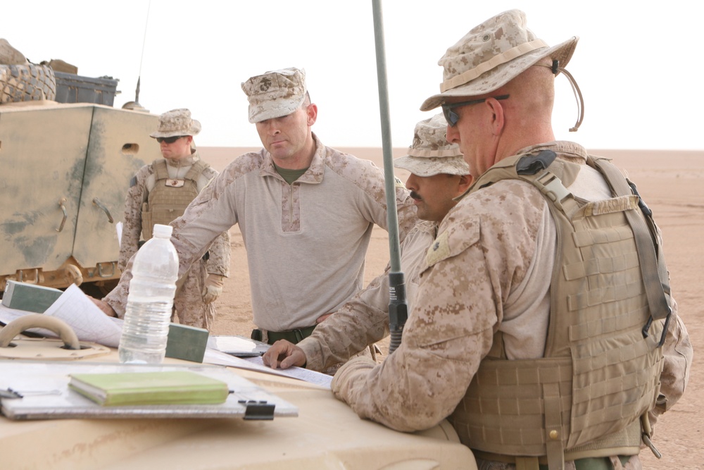 3rd Light Armored Reconnaissance Battalion Marines conduct Nineveh province patrol