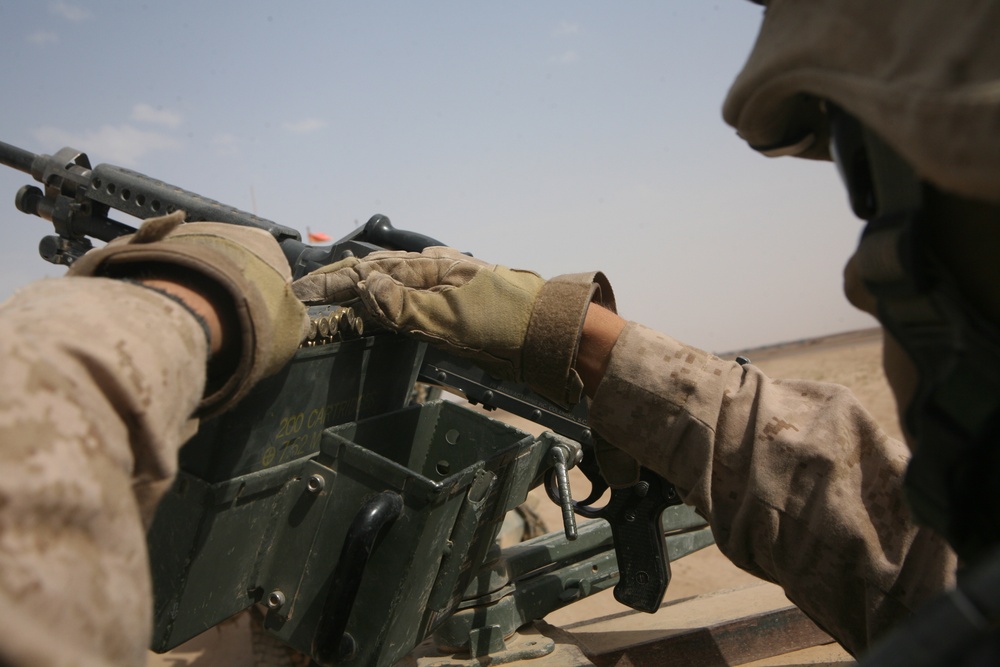 3rd Light Armored Reconnaissance Battalion Marines conduct Nineveh province patrol