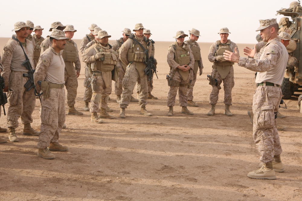 3rd Light Armored Reconnaissance Battalion Marines conduct Nineveh province patrol