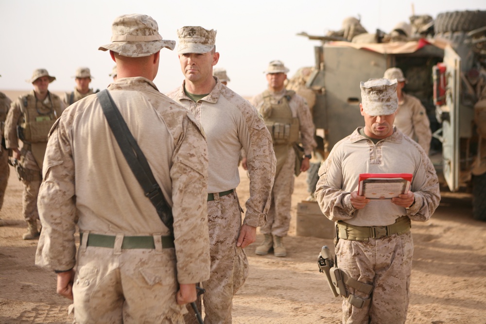 3rd Light Armored Reconnaissance Battalion Marines conduct Nineveh province patrol