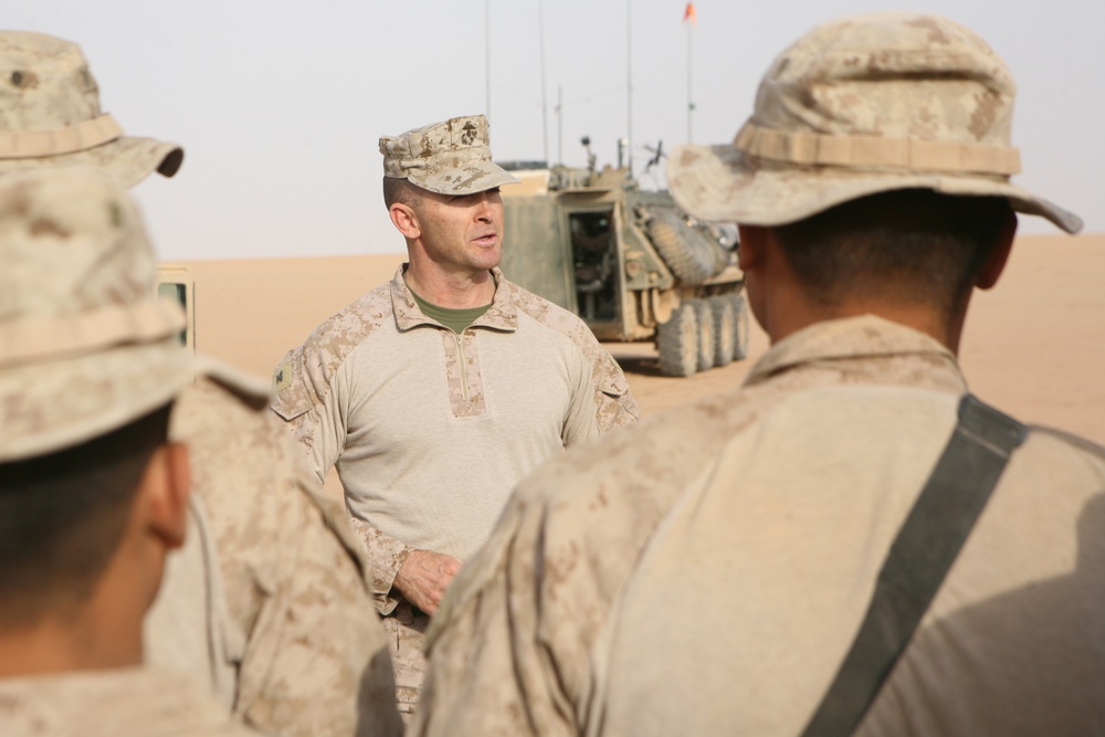 3rd Light Armored Reconnaissance Battalion Marines conduct Nineveh province patrol