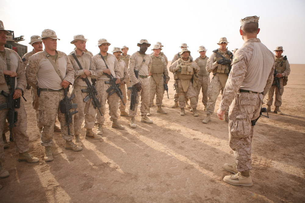 3rd Light Armored Reconnaissance Battalion Marines conduct Nineveh province patrol