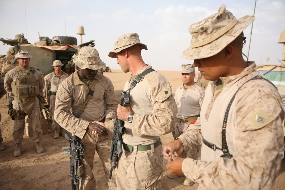 3rd Light Armored Reconnaissance Battalion Marines conduct Nineveh province patrol