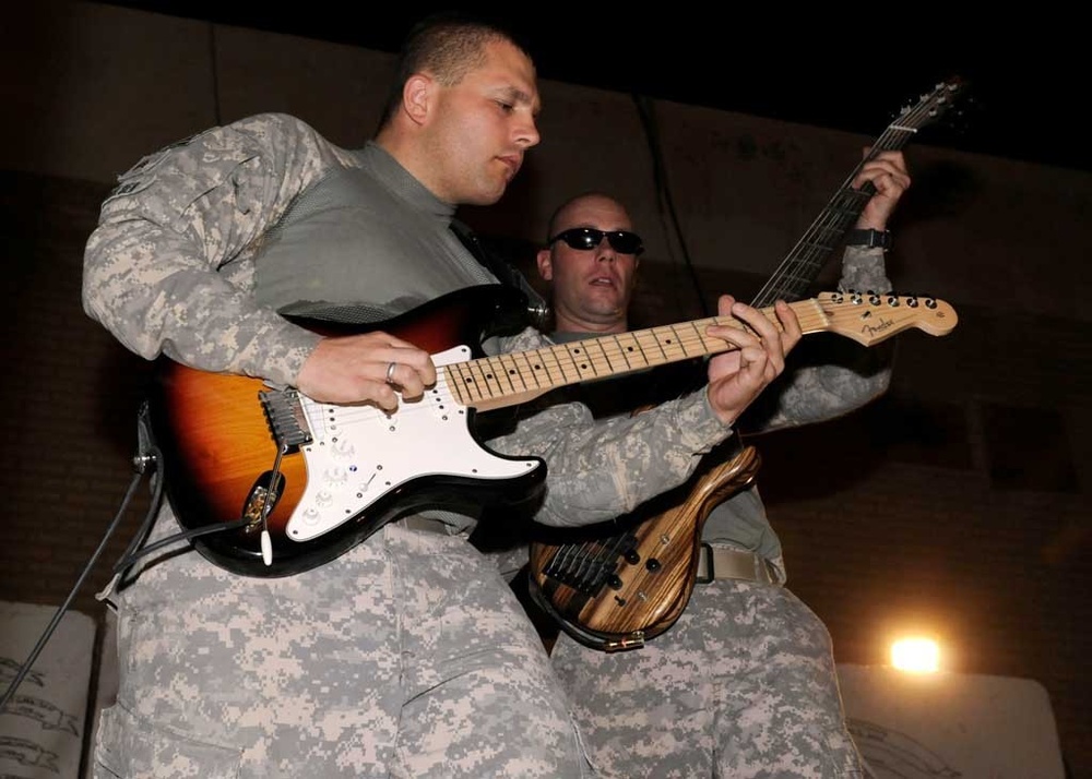 DVIDS - News - Soldiers rock to First Team band