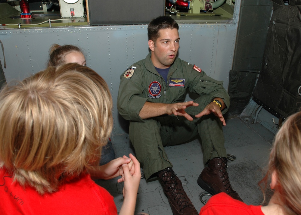 Students visit squadron to learn about helicopter aviation