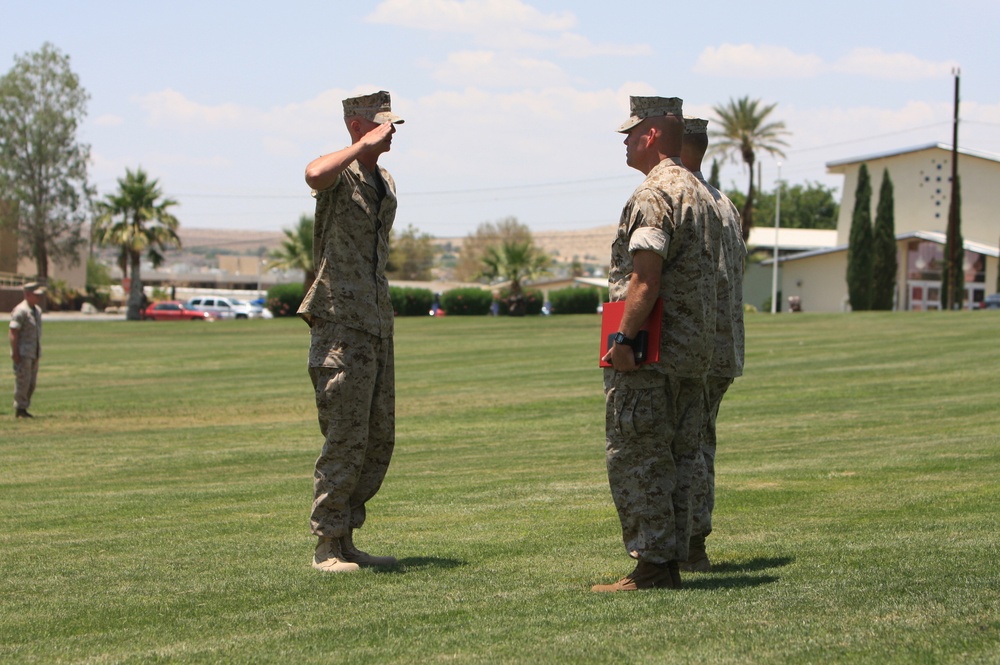 Marine saves gunner from burning tank, receives Navy and Marine Corps Medal