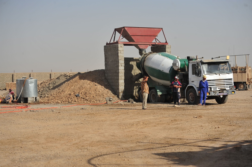 Soldiers inspect Kirkuk landfills