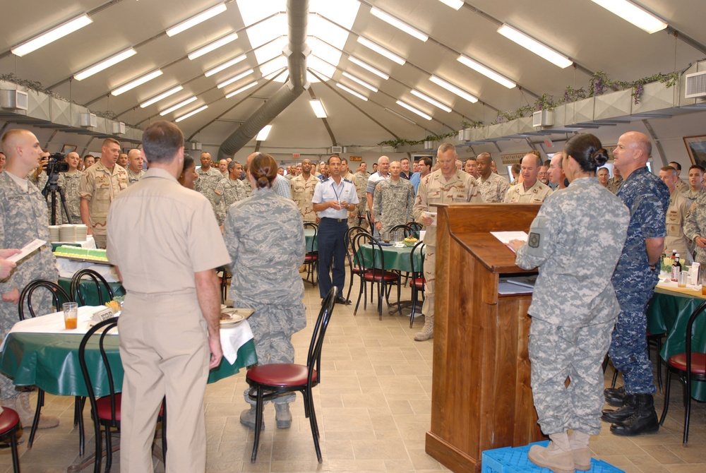 Gitmo service members celebrate Army birthday