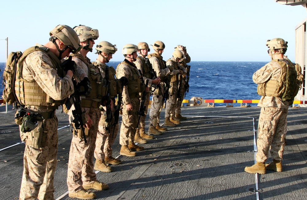 22nd Marine Expeditionary Unit conducts live-fire