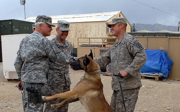 Counter improvised explosive device leader visits Forward Operating Base Altimur