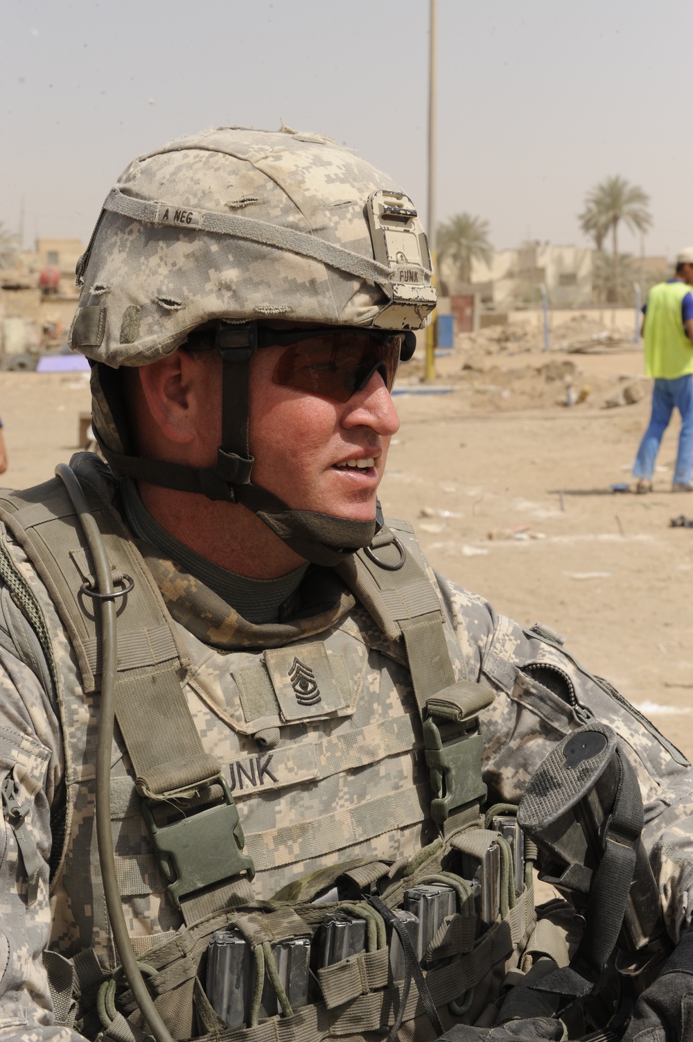 Soldiers Visit Site of New Joint Security Center