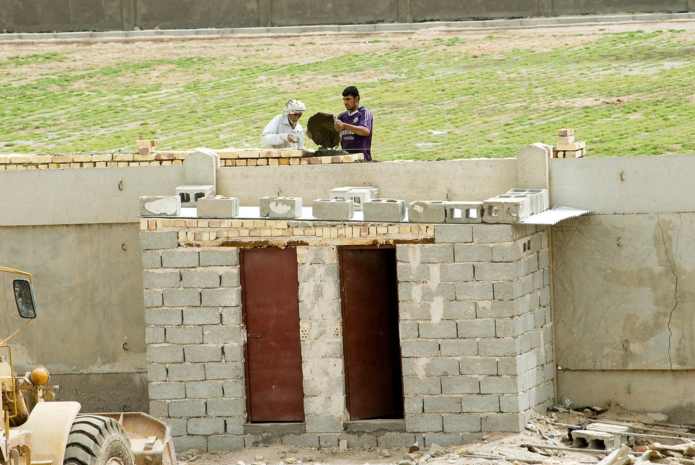 Soldiers Visit Future of Basra Vocational Technology School
