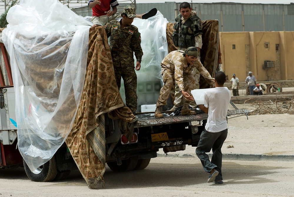 Soldiers Visit Future of Basra Vocational Technology School
