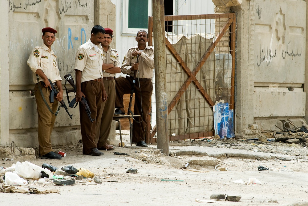 Soldiers Visit Future of Basra Vocational Technology School