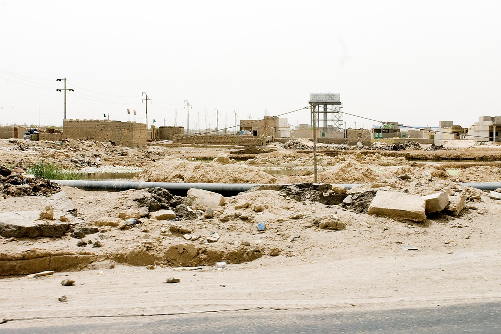 Soldiers Visit Future of Basra Vocational Technology School