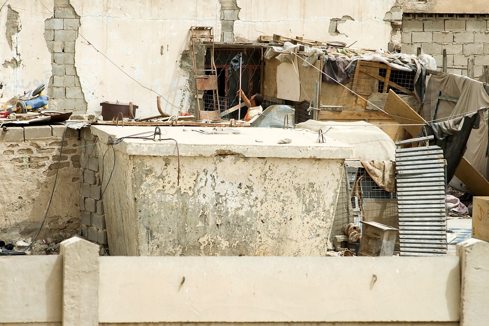 Soldiers Visit Future of Basra Vocational Technology School