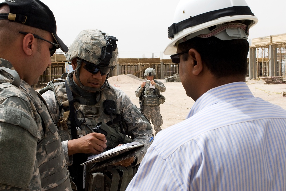 Soldiers Visit Future of Basra Vocational Technology School