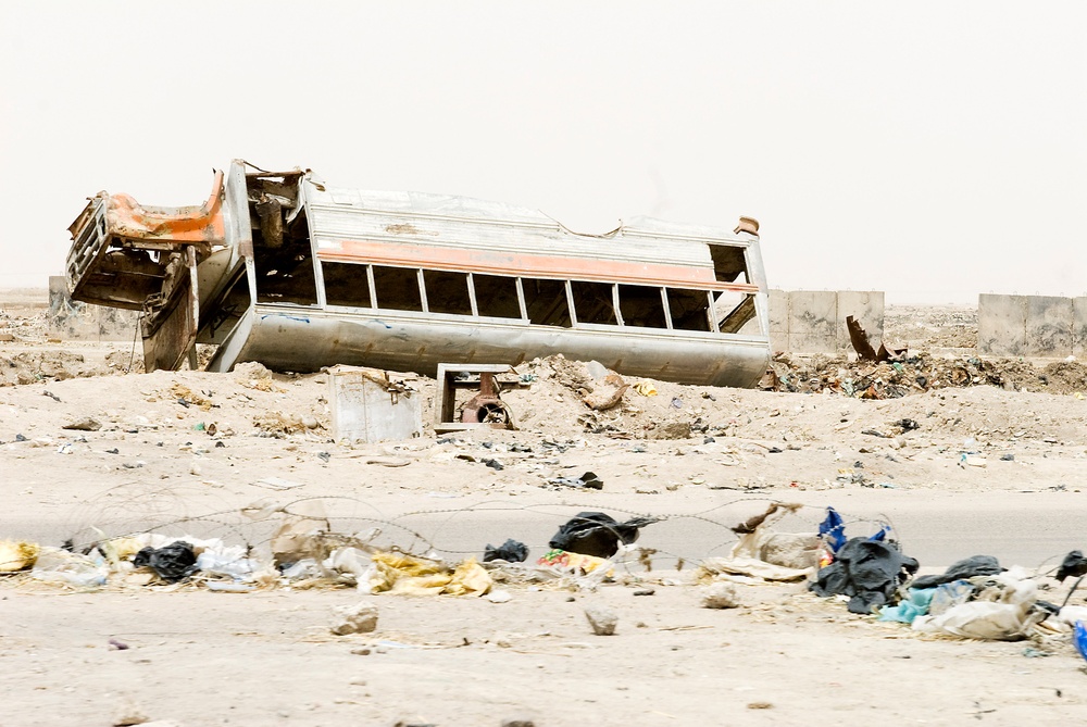 Soldiers Visit Future of Basra Vocational Technology School