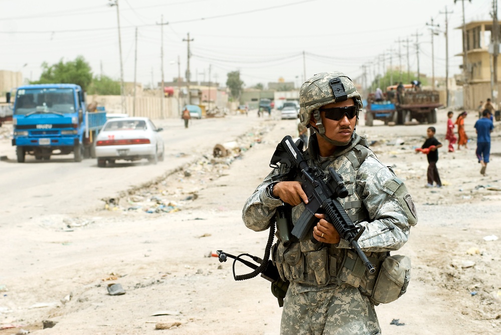 Soldiers Visit Future of Basra Vocational Technology School
