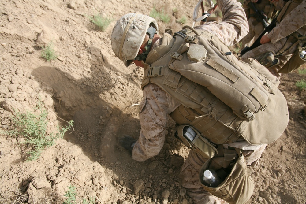 Marines Search for Weapons Cache