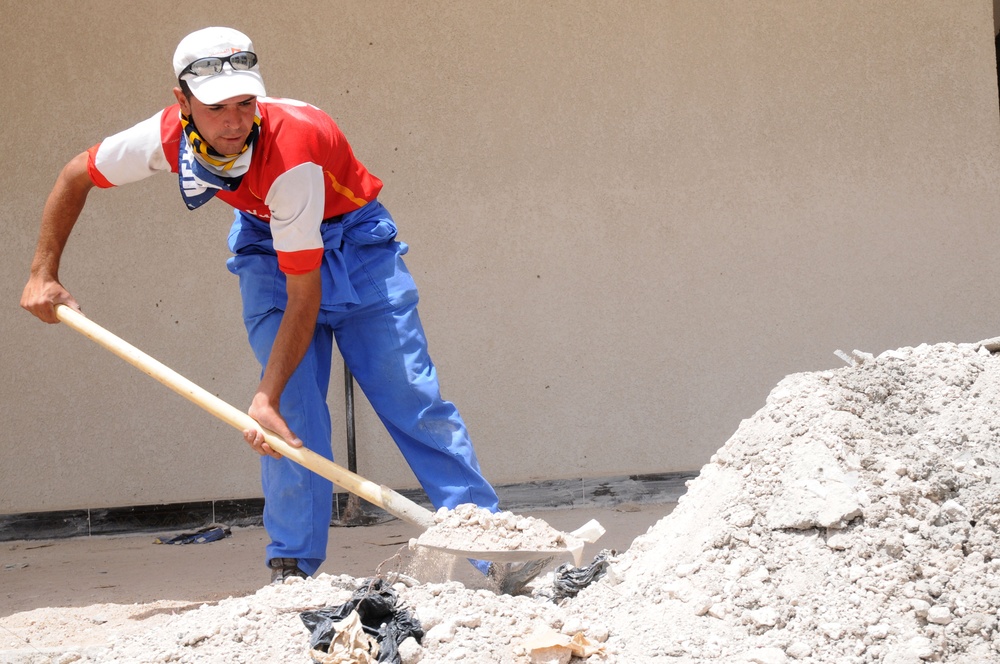 Iraqi Construction Workers Make Progress on Basra Talent School