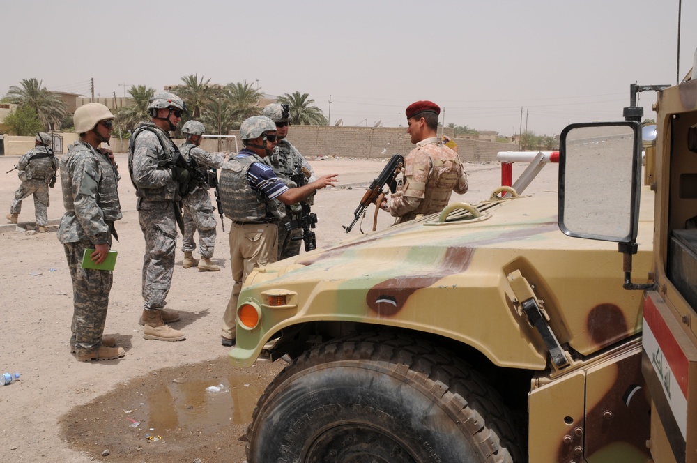 Iraqi Construction Workers Make Progress on Basra Talent School