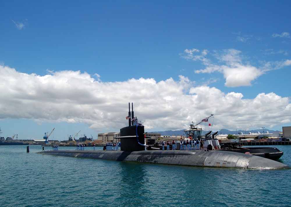 USS Chicago returns home