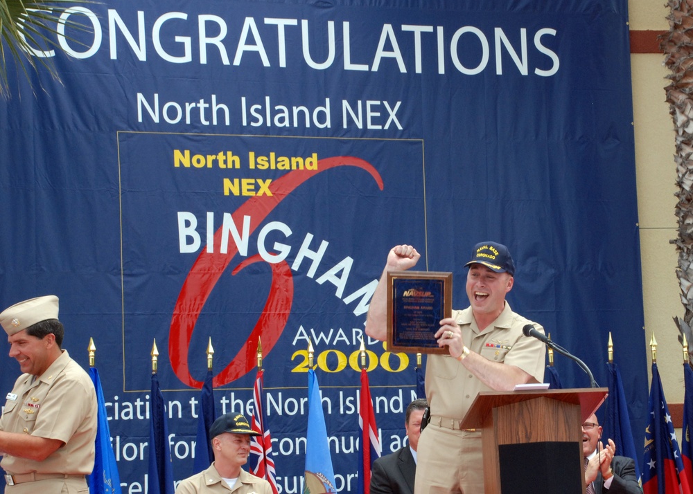 Coronado commander receives Bingham Award