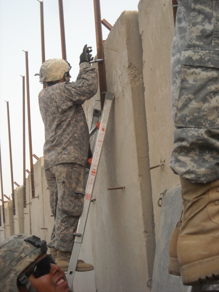 Engineers Provide Additional Security for Soldiers Moving to