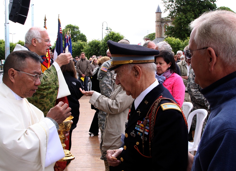 Ste. Mere Eglise honors troops who fought during D-Day invasion