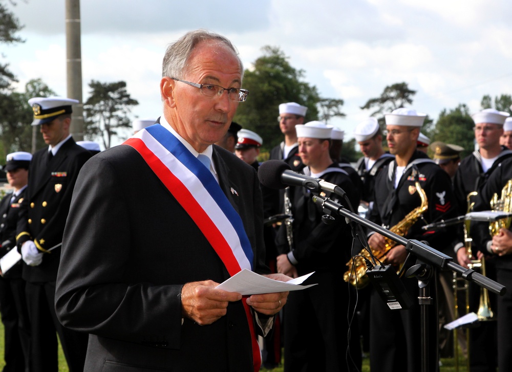 Ste. Mere Eglise honors troops who fought during D-Day invasion