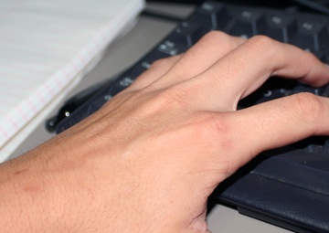 U.S. Central Command Twitters With Twitterers and Gets Face to Face With Facebook