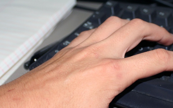 U.S. Central Command Twitters With Twitterers and Gets Face to Face With Facebook