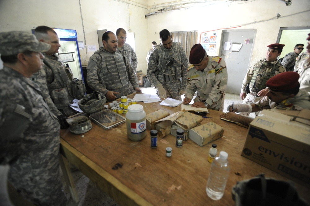 First Armored Division Leaves Patrol Base in Maysan Province, Iraq