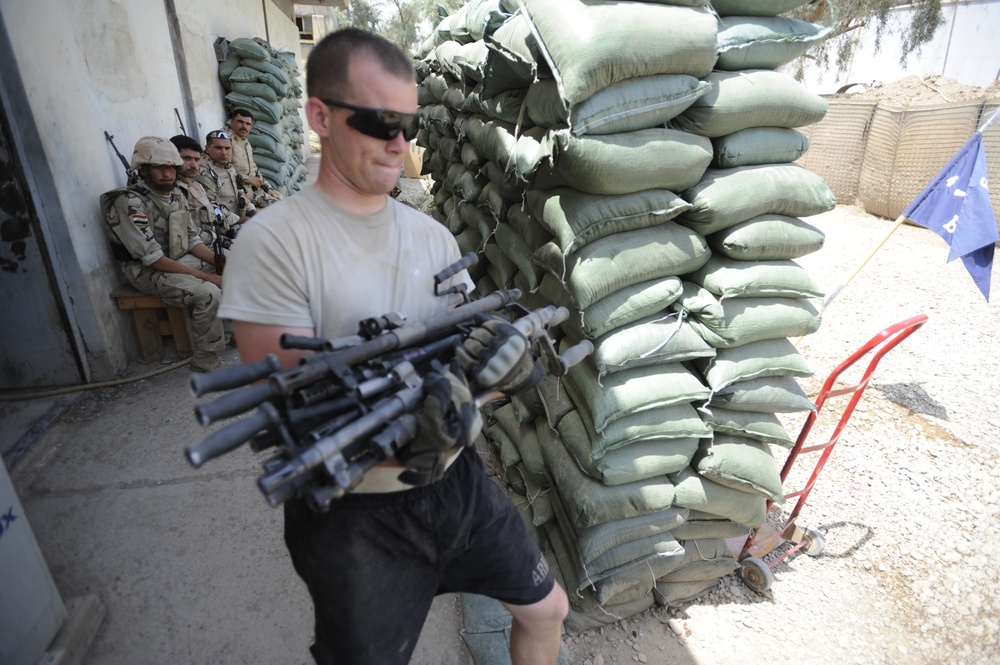 First Armored Division Leaves Patrol Base in Maysan Province, Iraq