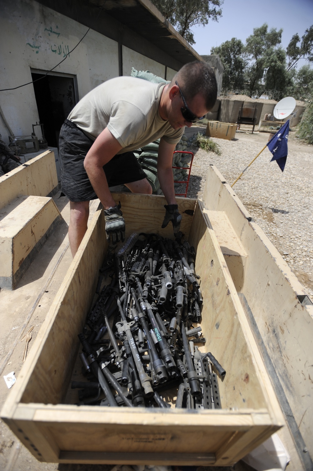 First Armored Division Leaves Patrol Base in Maysan Province, Iraq