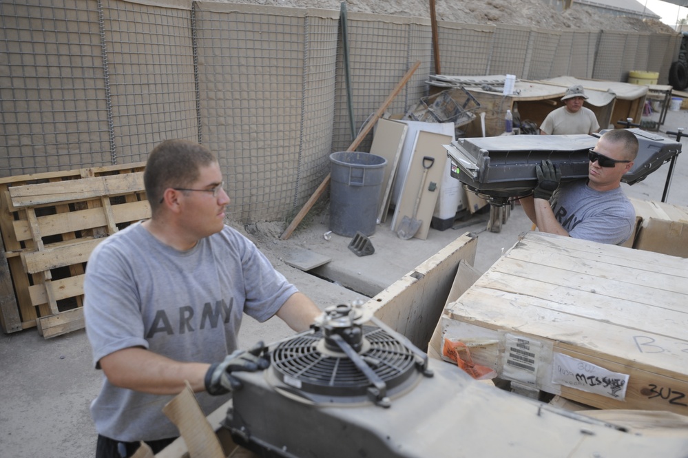 First Armored Division Leaves Patrol Base in Maysan Province, Iraq