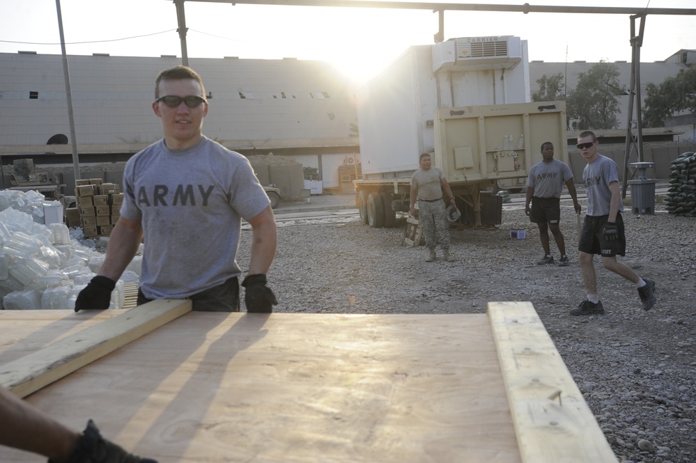 First Armored Division Leaves Patrol Base in Maysan Province, Iraq