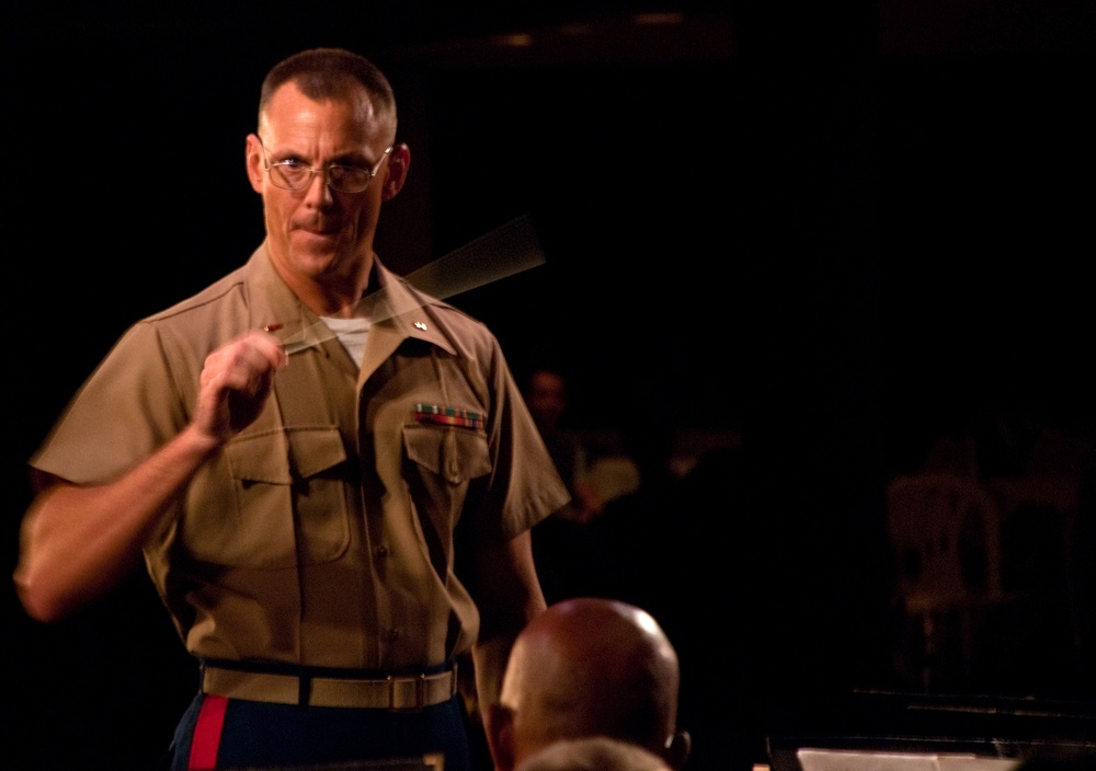 Marine Band plays free performance in Waikiki