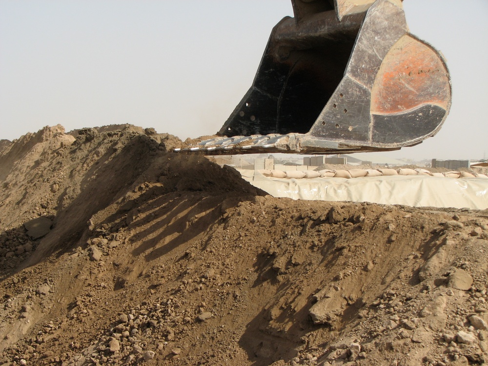 Marines construct fuel berm