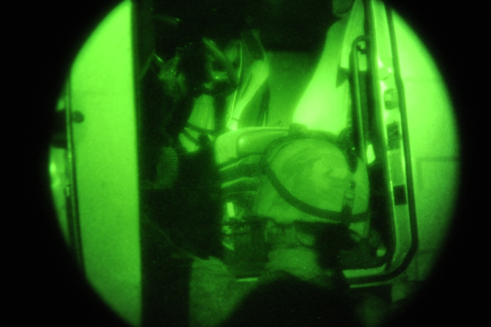 U.S., Iraqi forces conduct night mission