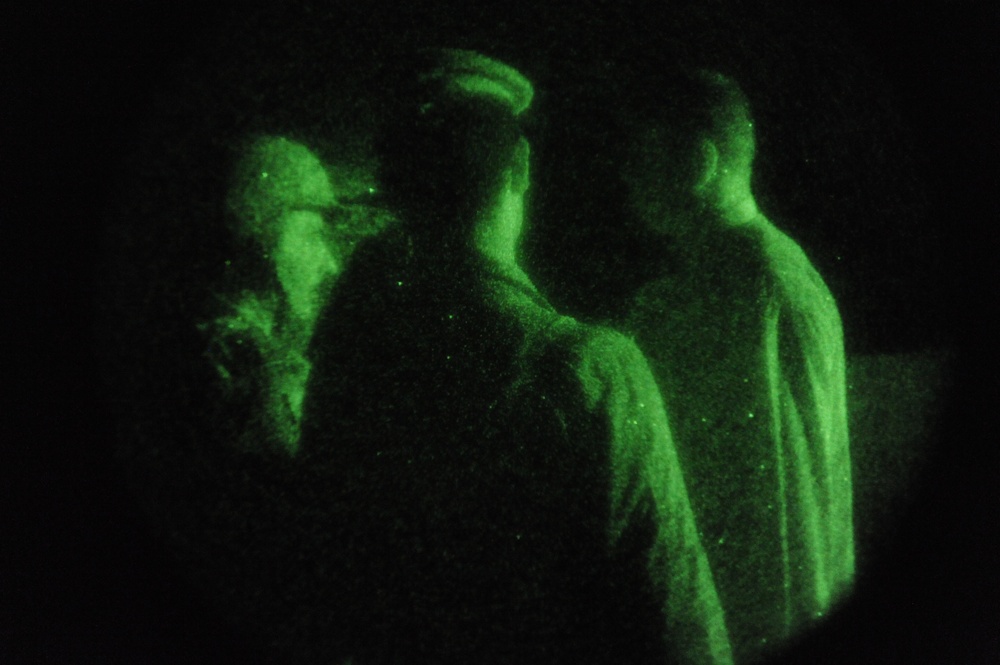 U.S., Iraqi forces conduct night mission