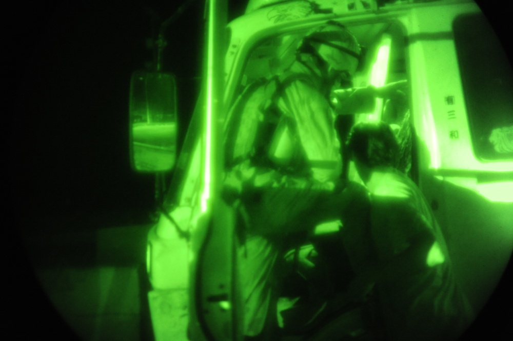 U.S., Iraqi forces conduct night mission