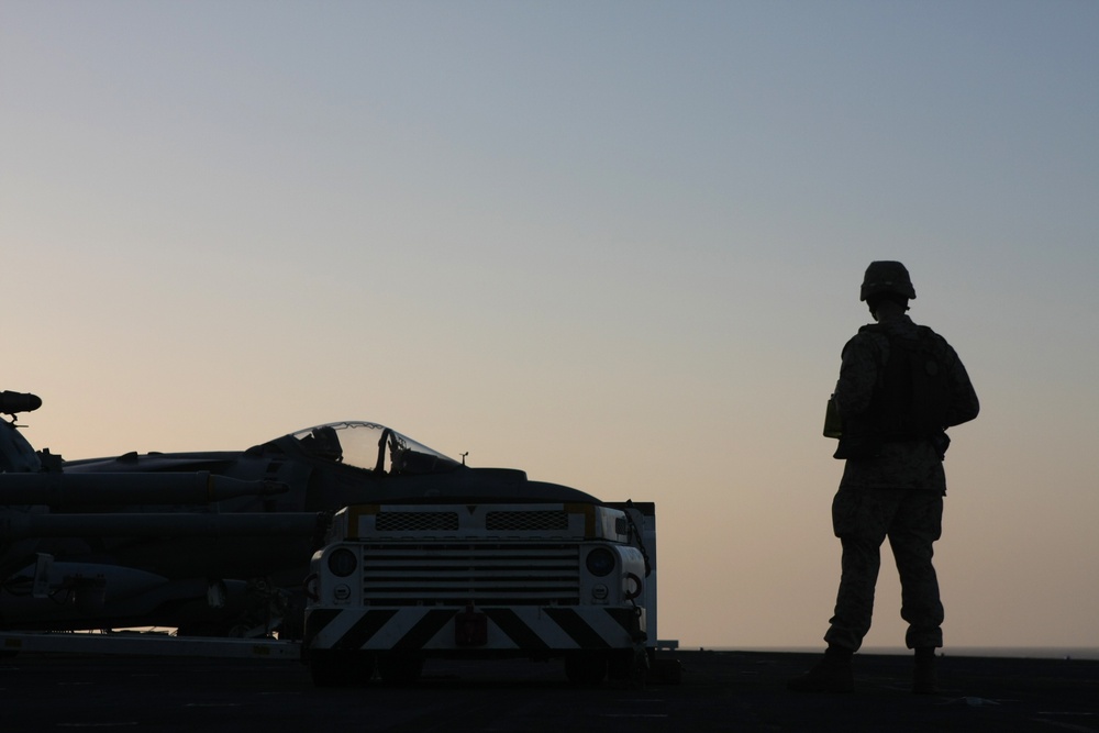 22nd Marine Expeditionary Unit conducts stress shoot aboard USS Bataan