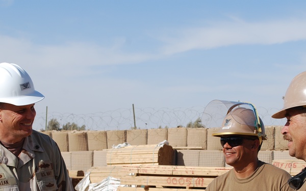 Seabee regiment commander makes visit to Iraq