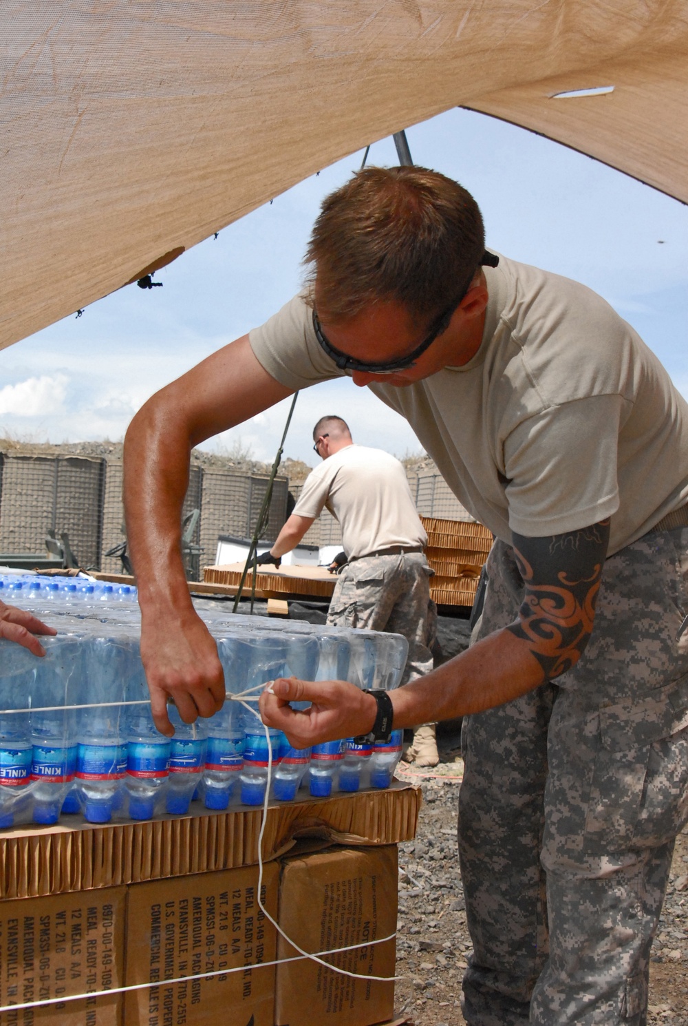 Soldiers make a difference one drop at a time