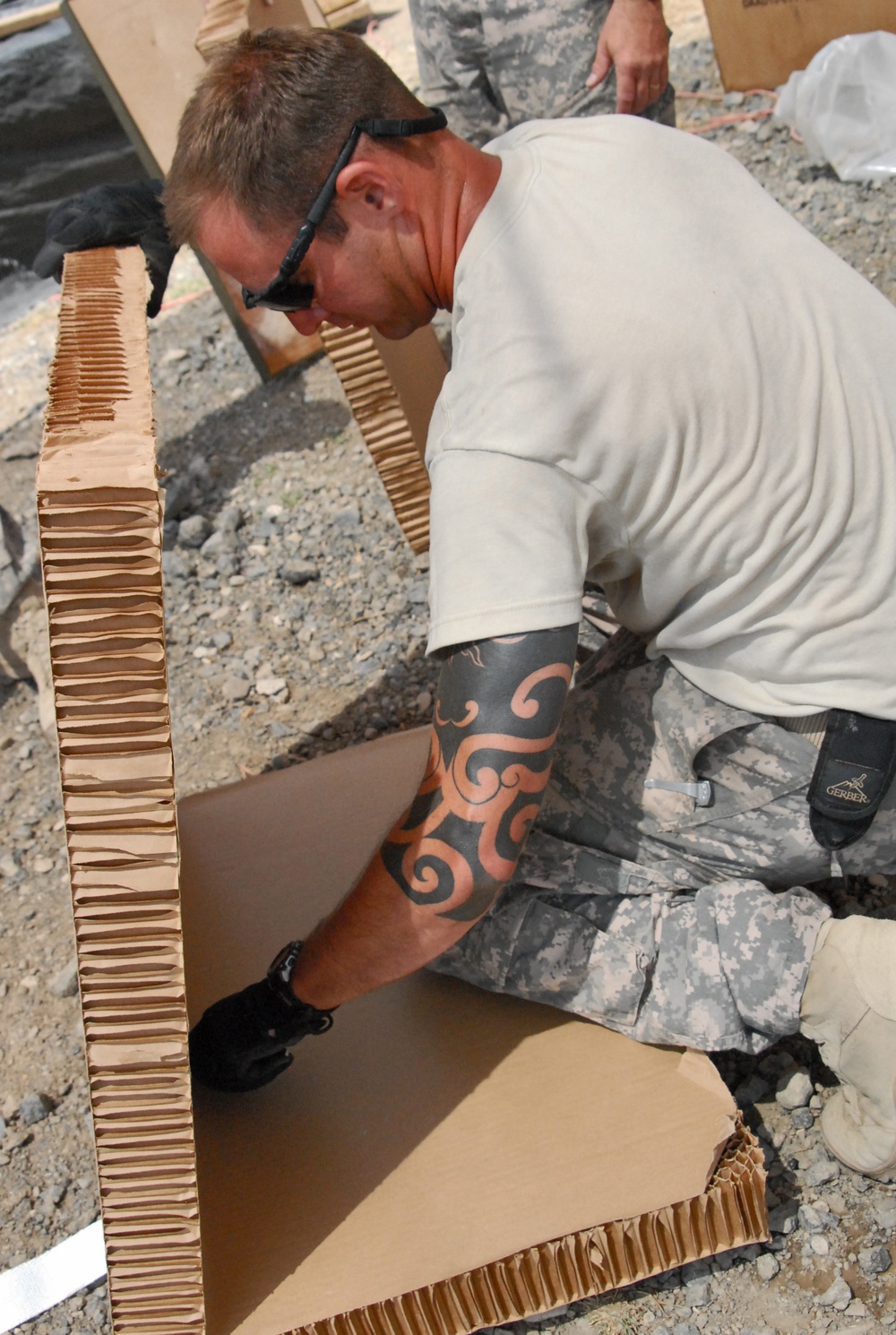 Soldiers make a difference one drop at a time